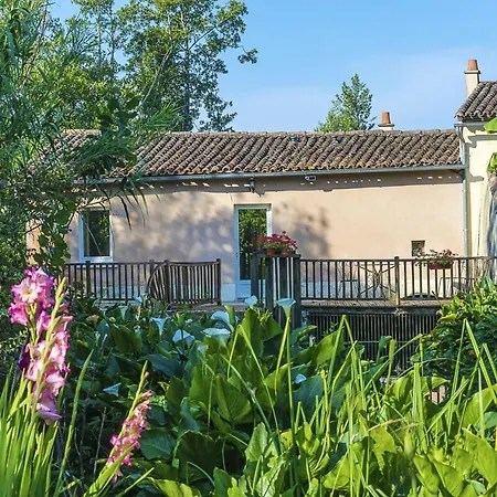 Ferienhaus Maison D'Une Chambre A La Mothe Saint Heray Avec Terrasse Amenagee Et Wifi La Mothe-Saint-Héray